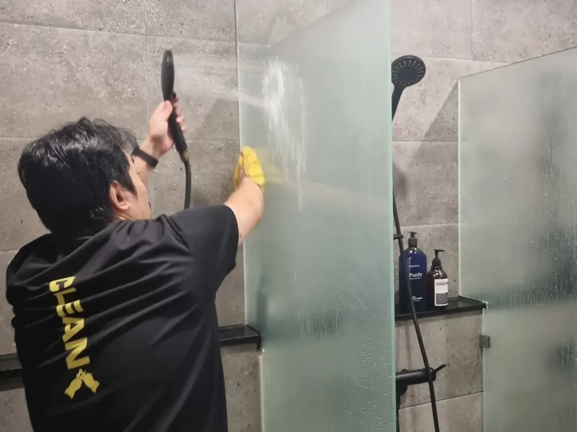 화성시 효행구 비봉면 건물 세면대·파우더룸 바닥 위생청소 사례 - 행진크린