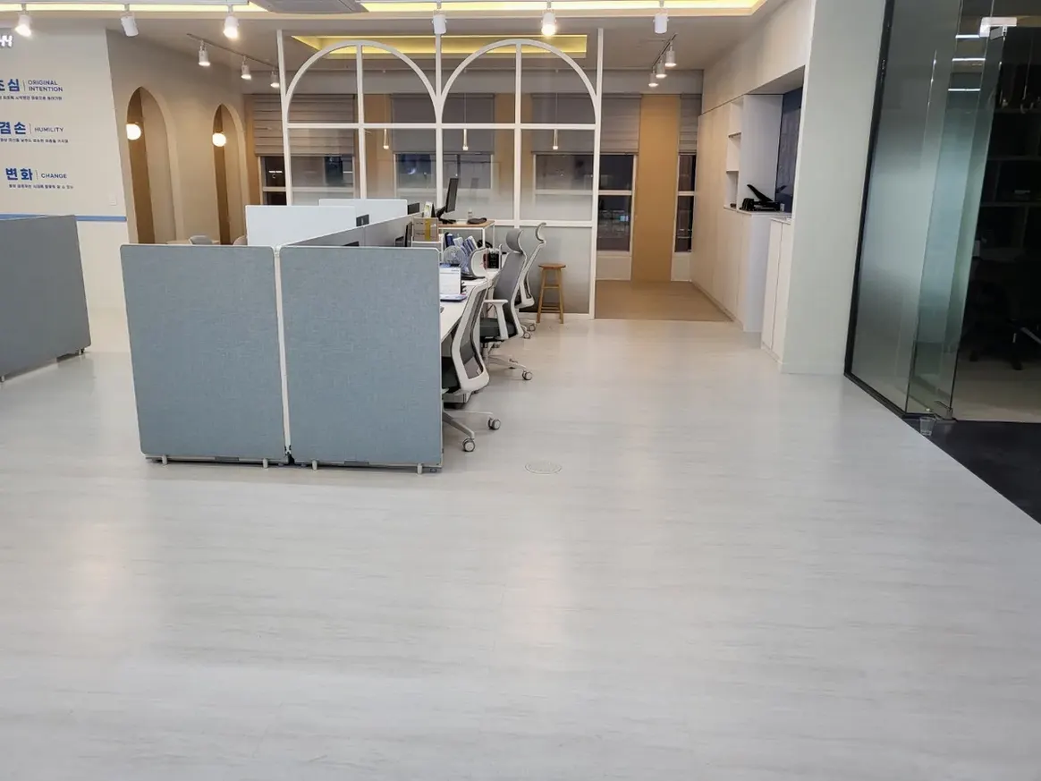 안산시 단원구 고잔동 사업장 복도·대기 동선 야간 위생청소 사례 - 행진크린