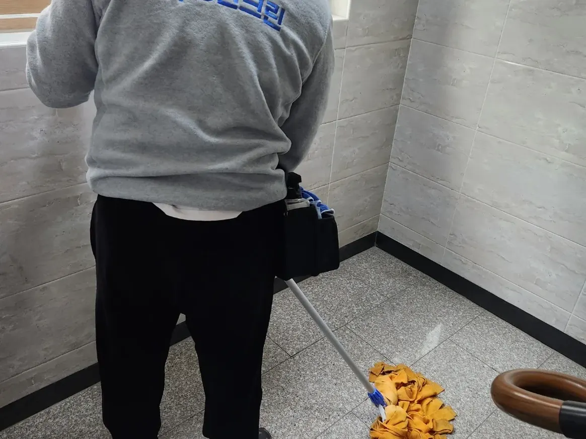 의왕시 고천동 건물 복도·대기 동선 야간 위생청소 사례 - 행진크린